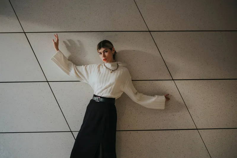 L'arte dell'equilibrio: unire il lusso all'essenziale per uno stile che non tramonta mai